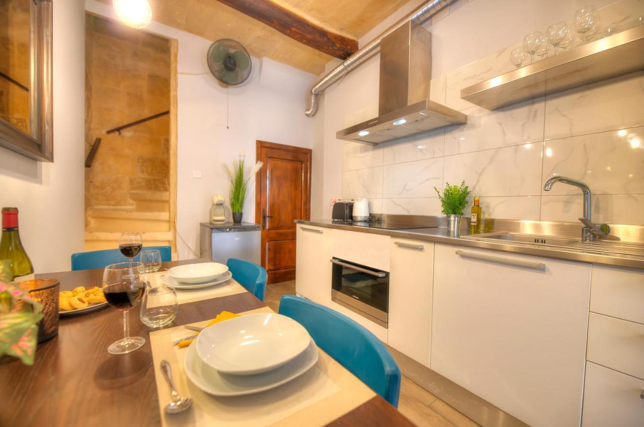 Romantic And Historical Maisonette In The Center Of Valletta Mbal1-1 Exterior photo